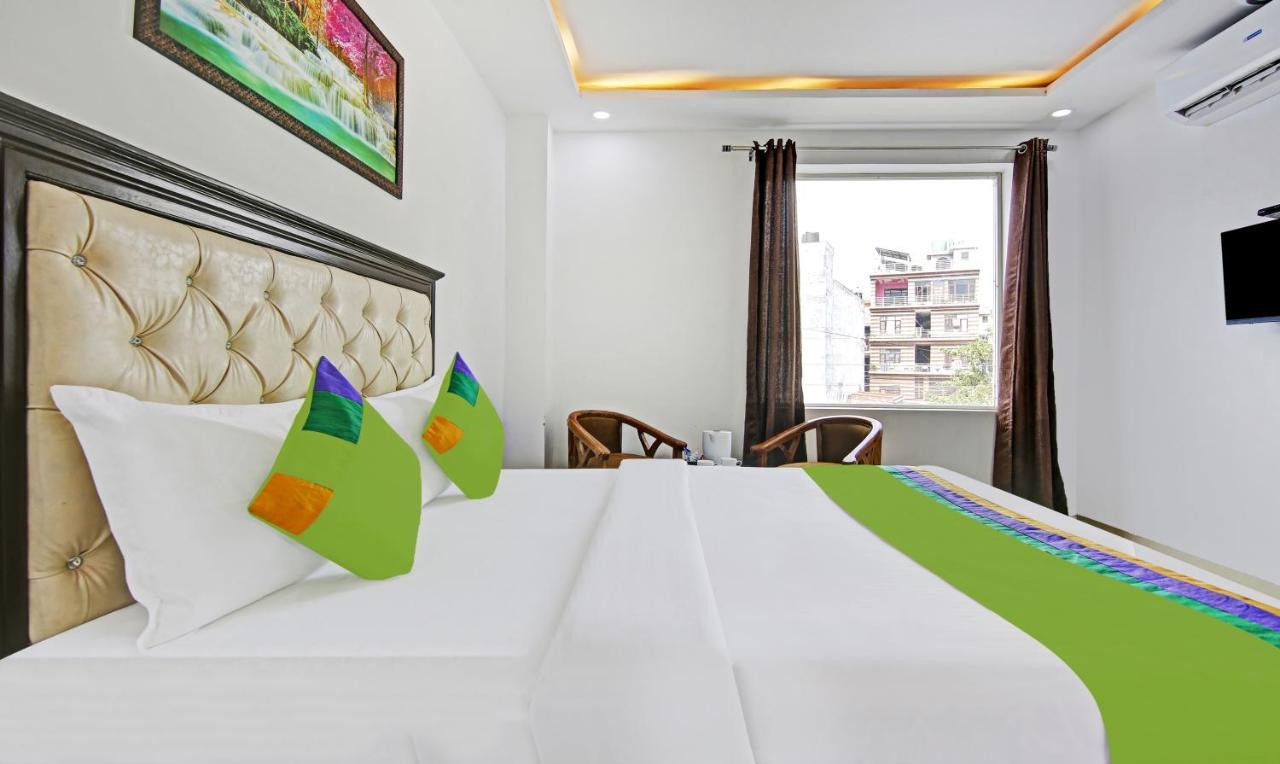 Treebo Royal Empire Adarsh Nagar, Chandigarh Hotel Bagian luar foto