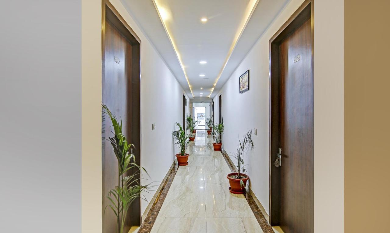 Treebo Royal Empire Adarsh Nagar, Chandigarh Hotel Bagian luar foto