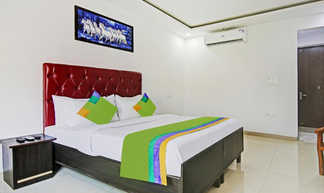 Treebo Royal Empire Adarsh Nagar, Chandigarh Hotel Bagian luar foto