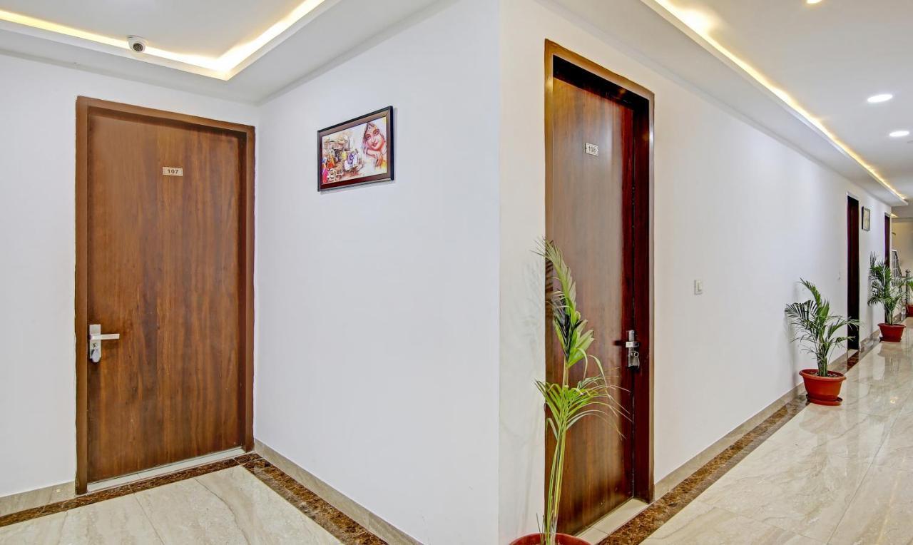 Treebo Royal Empire Adarsh Nagar, Chandigarh Hotel Bagian luar foto