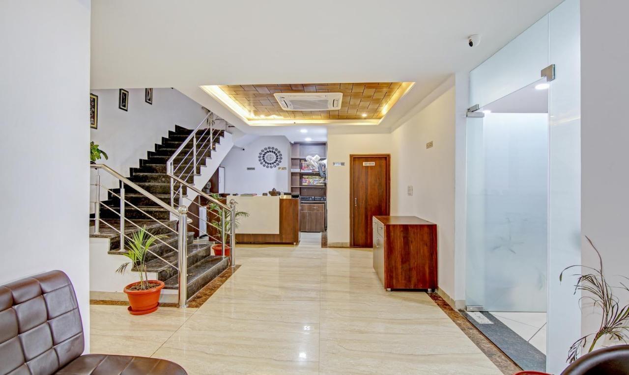 Treebo Royal Empire Adarsh Nagar, Chandigarh Hotel Bagian luar foto
